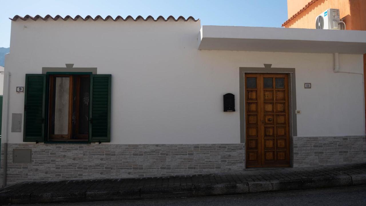 Appartamenti Melograno E Fico Loculi ภายนอก รูปภาพ