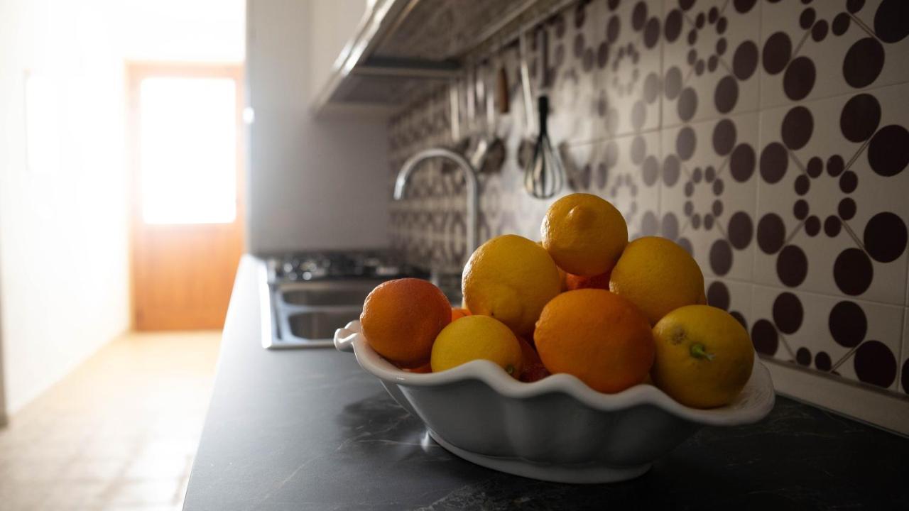 Appartamenti Melograno E Fico Loculi ภายนอก รูปภาพ
