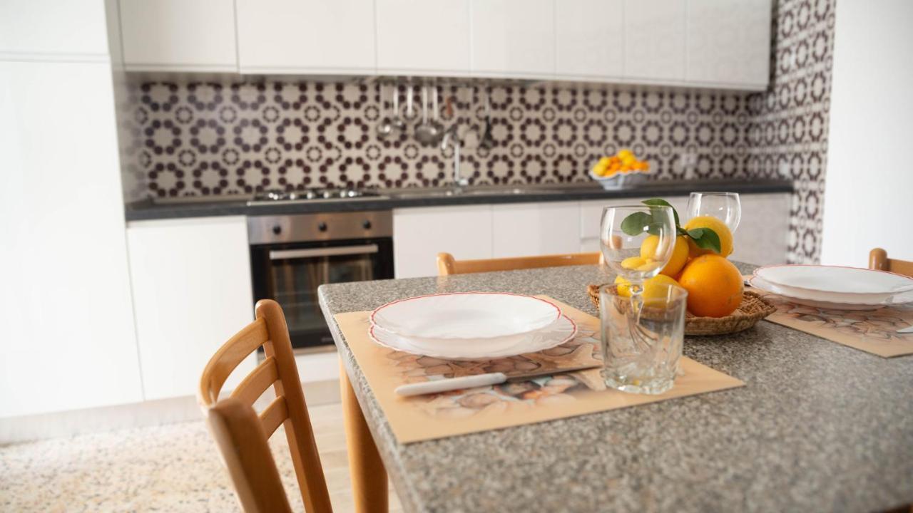 Appartamenti Melograno E Fico Loculi ภายนอก รูปภาพ