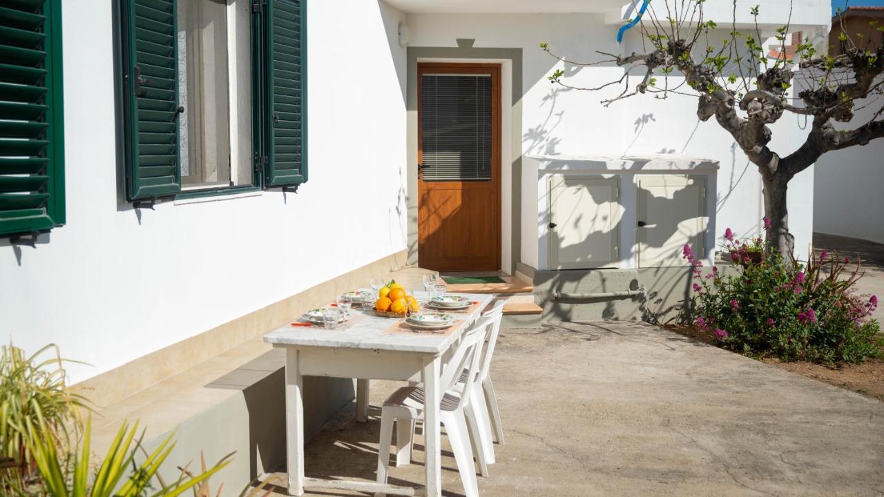 Appartamenti Melograno E Fico Loculi ภายนอก รูปภาพ