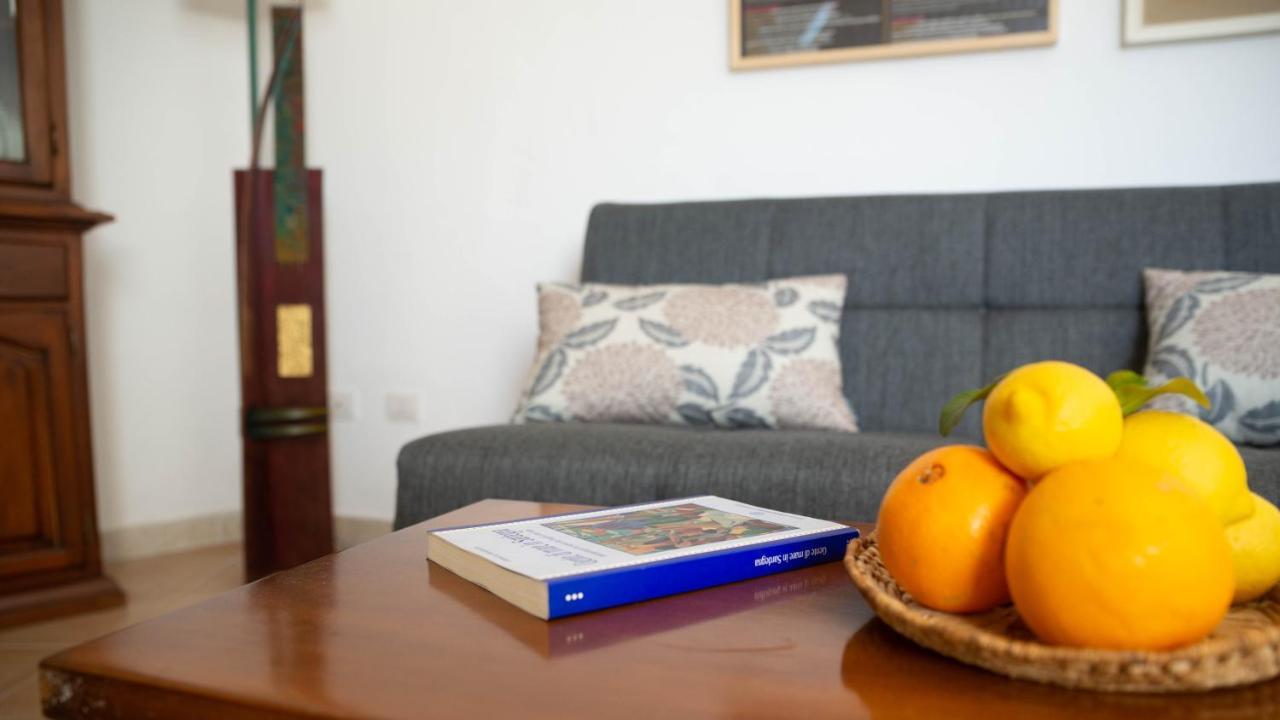 Appartamenti Melograno E Fico Loculi ภายนอก รูปภาพ