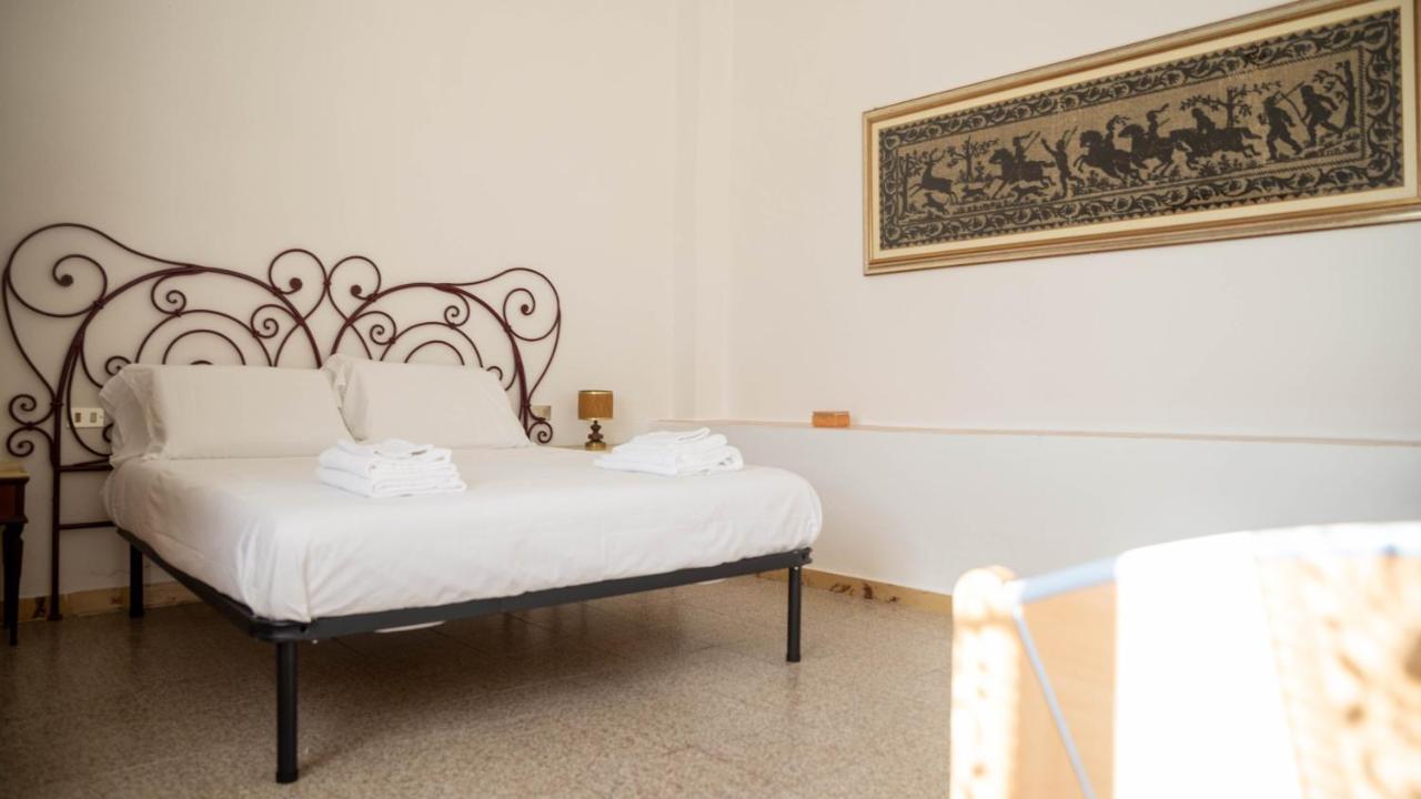 Appartamenti Melograno E Fico Loculi ภายนอก รูปภาพ
